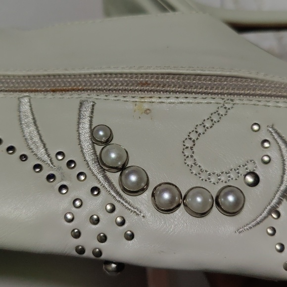 Shoes - Picture 4 of 6